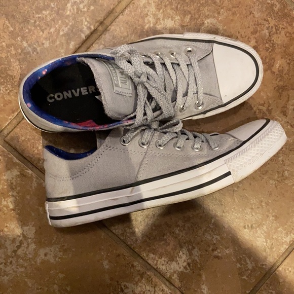 Grey low rise converse - Picture 2 of 3